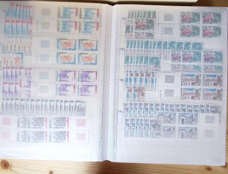 1928-1998, Collection de coins datés en 3 classeurs,