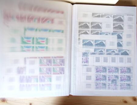 1928-1998, Collection de coins datés en 3 classeurs,