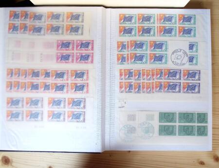 1928-1998, Collection de coins datés en 3 classeurs,