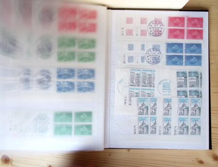 1928-1998, Collection de coins datés en 3 classeurs,