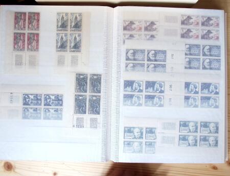 1928-1998, Collection de coins datés en 3 classeurs,