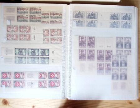 1928-1998, Collection de coins datés en 3 classeurs,
