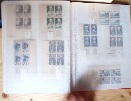 1928-1998, Collection de coins datés en 3 classeurs,