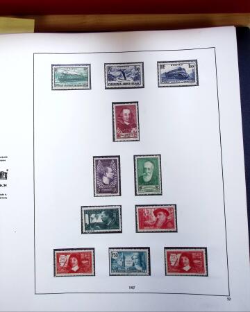 1900-1998 Collection agrémentée d'une collection