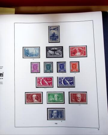 1900-1998 Collection agrémentée d'une collection