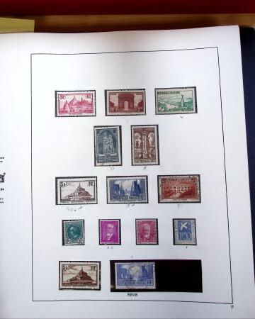 1900-1998 Collection agrémentée d'une collection