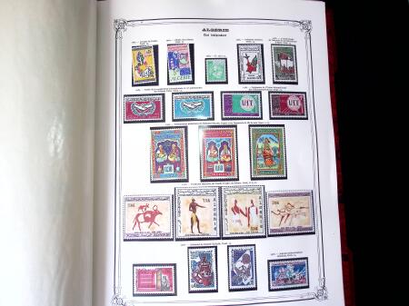 Collection d'ALGERIE 1924-1986 en neuf, très avancé,