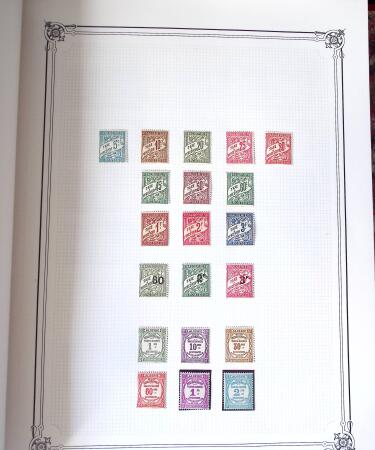Collection d'ALGERIE 1924-1986 en neuf, très avancé,