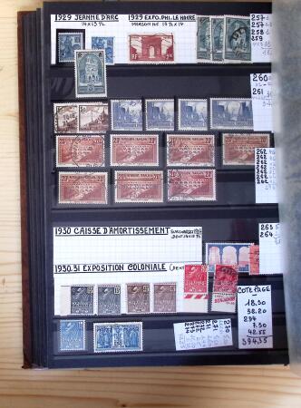 1849-1975, Collection en 9 classeurs, neufs et oblitérés,