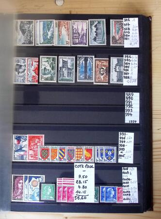1849-1975, Collection en 9 classeurs, neufs et oblitérés,