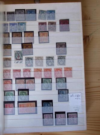 1849-1975, Collection en 9 classeurs, neufs et oblitérés,