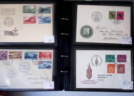 1830-1940, Many hundred of covers in ten albums and