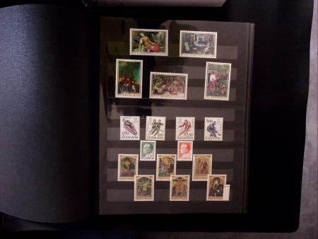 1944-80 Complete never hinged collection in two stockbooks,