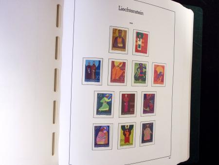 1929-2018 Complete never hinged collection in three