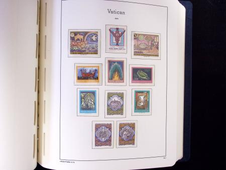 1929-2018 Complete never hinged collection in three