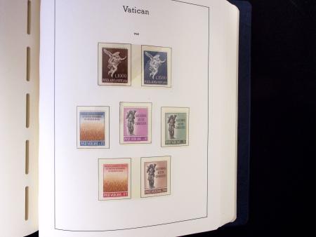 1929-2018 Complete never hinged collection in three