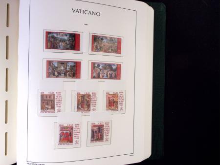 1929-2018 Complete never hinged collection in three
