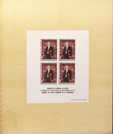 1777-1989, Collection en 7 classeurs centrée sur la