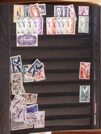1834-1986, Collection en 4 classeurs, avec solide stock