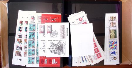 1834-1986, Collection en 4 classeurs, avec solide stock