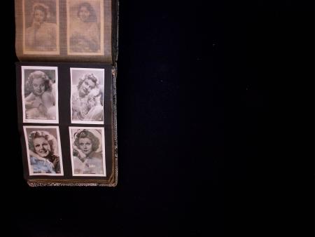 EPHEMERA : 1930 & 40s, 180 Cigarette cards in one small