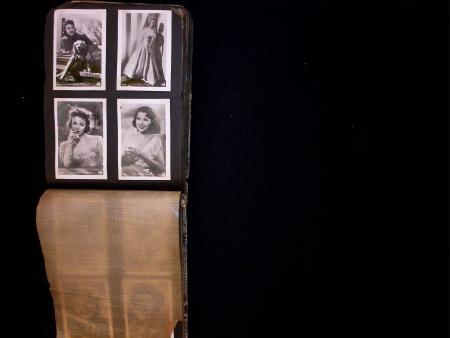EPHEMERA : 1930 & 40s, 180 Cigarette cards in one small