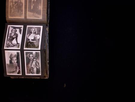 EPHEMERA : 1930 & 40s, 180 Cigarette cards in one small