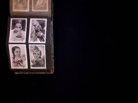 EPHEMERA : 1930 & 40s, 180 Cigarette cards in one small