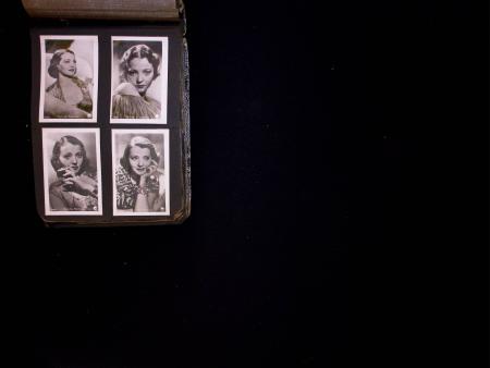 EPHEMERA : 1930 & 40s, 180 Cigarette cards in one small