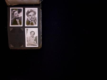 EPHEMERA : 1930 & 40s, 180 Cigarette cards in one small