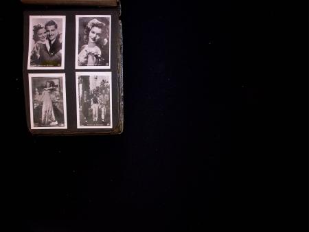 EPHEMERA : 1930 & 40s, 180 Cigarette cards in one small