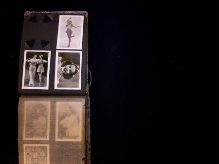 EPHEMERA : 1930 & 40s, 180 Cigarette cards in one small