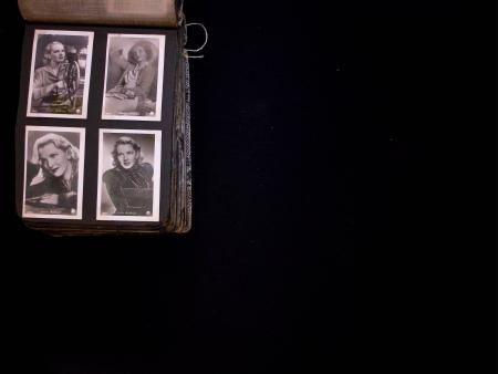 EPHEMERA : 1930 & 40s, 180 Cigarette cards in one small