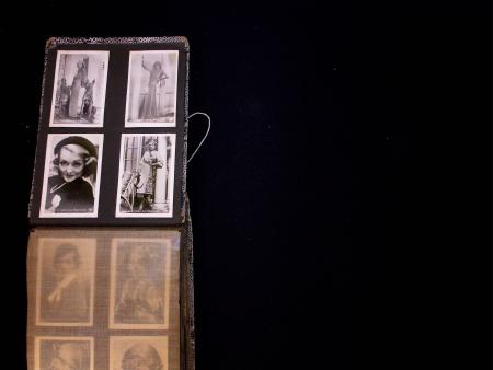 EPHEMERA : 1930 & 40s, 180 Cigarette cards in one small