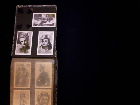 EPHEMERA : 1930 & 40s, 180 Cigarette cards in one small