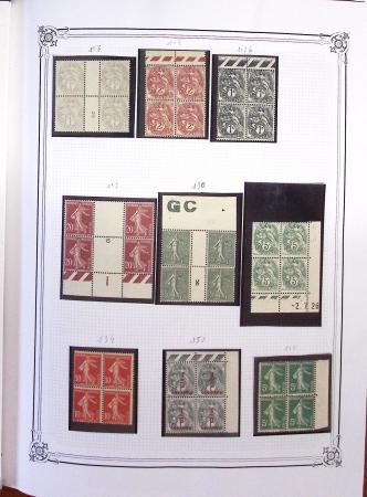 1900-2023, Collection de timbres en BLOCS DE QUATRE