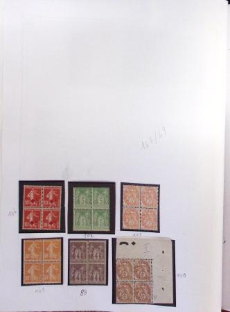 1900-2023, Collection de timbres en BLOCS DE QUATRE
