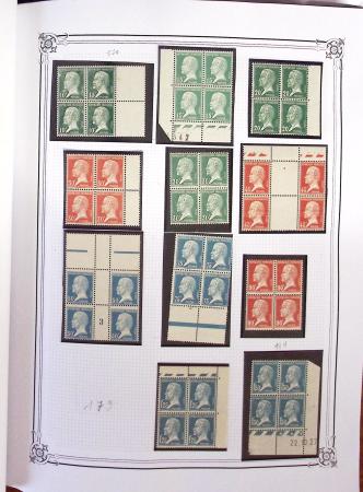 1900-2023, Collection de timbres en BLOCS DE QUATRE