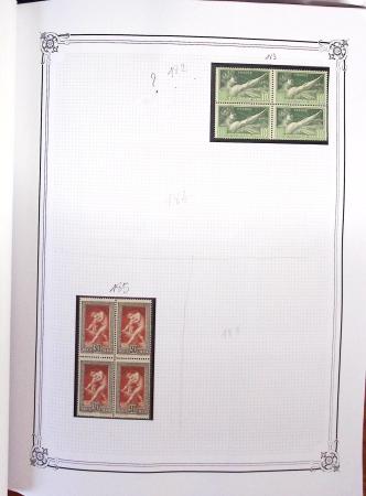 1900-2023, Collection de timbres en BLOCS DE QUATRE