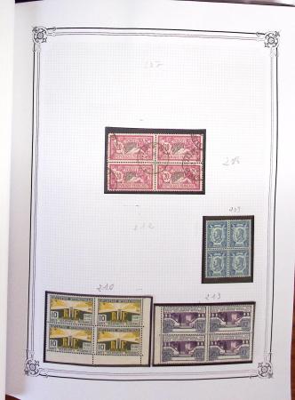 1900-2023, Collection de timbres en BLOCS DE QUATRE