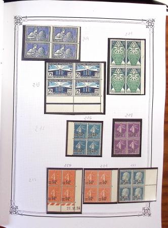 1900-2023, Collection de timbres en BLOCS DE QUATRE