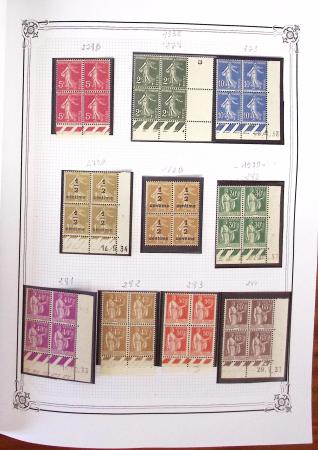 1900-2023, Collection de timbres en BLOCS DE QUATRE