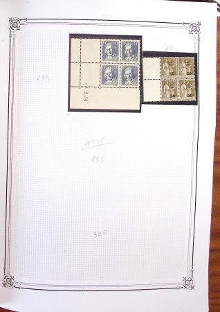 1900-2023, Collection de timbres en BLOCS DE QUATRE