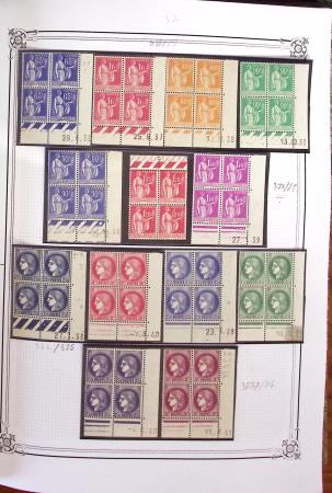 1900-2023, Collection de timbres en BLOCS DE QUATRE