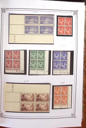 1900-2023, Collection de timbres en BLOCS DE QUATRE