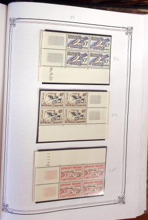 1900-2023, Collection de timbres en BLOCS DE QUATRE