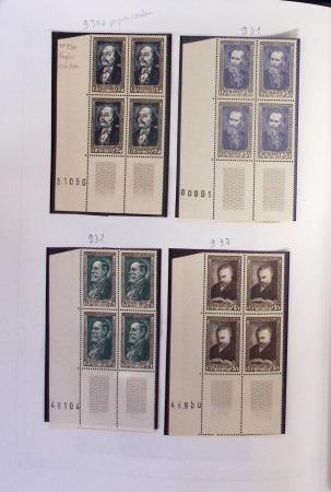 1900-2023, Collection de timbres en BLOCS DE QUATRE