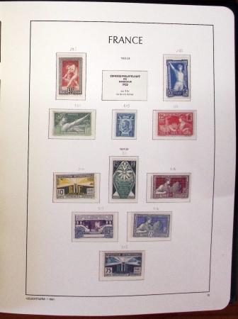 1849-1989, lot de 13 albums et classeurs comprenant