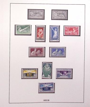 1849-1989, lot de 13 albums et classeurs comprenant