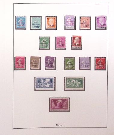 1849-1989, lot de 13 albums et classeurs comprenant